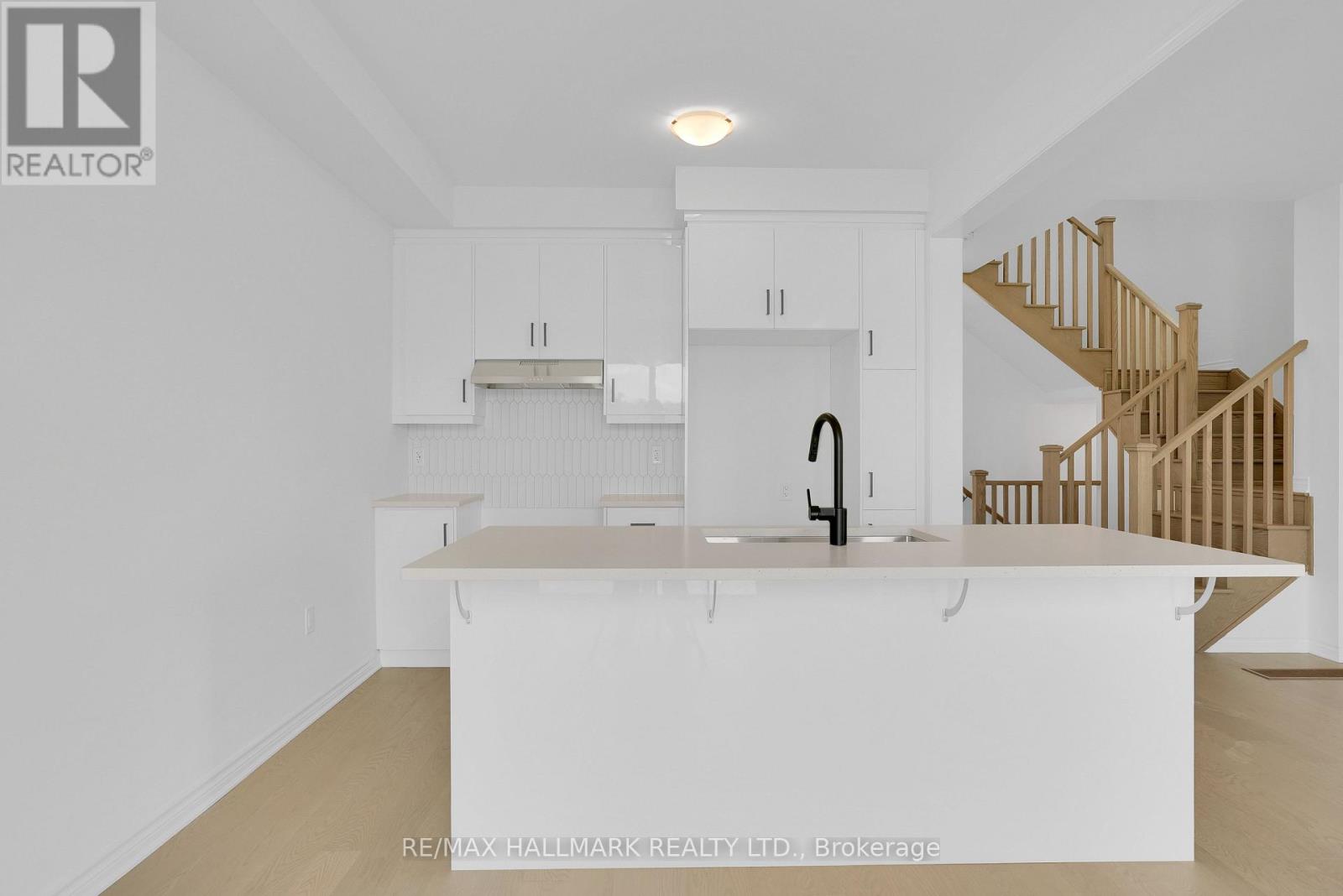 15 Foxley Heights, Barrie, Ontario  L9J 1A6 - Photo 11 - S13462358