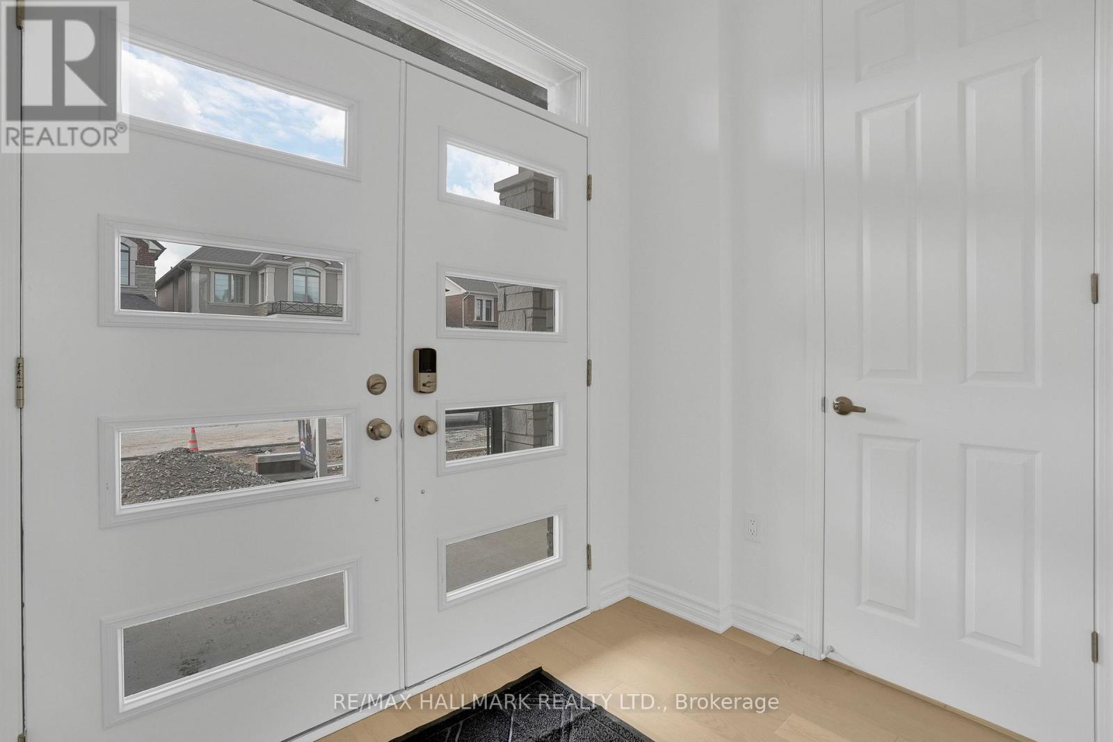 15 Foxley Heights, Barrie, Ontario  L9J 1A6 - Photo 5 - S13462358