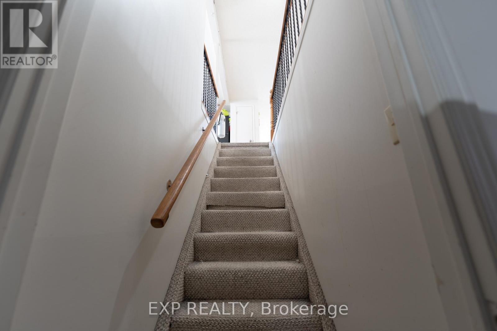 6 Hickling Trail, Barrie, Ontario  L4M 5V7 - Photo 17 - S13462408