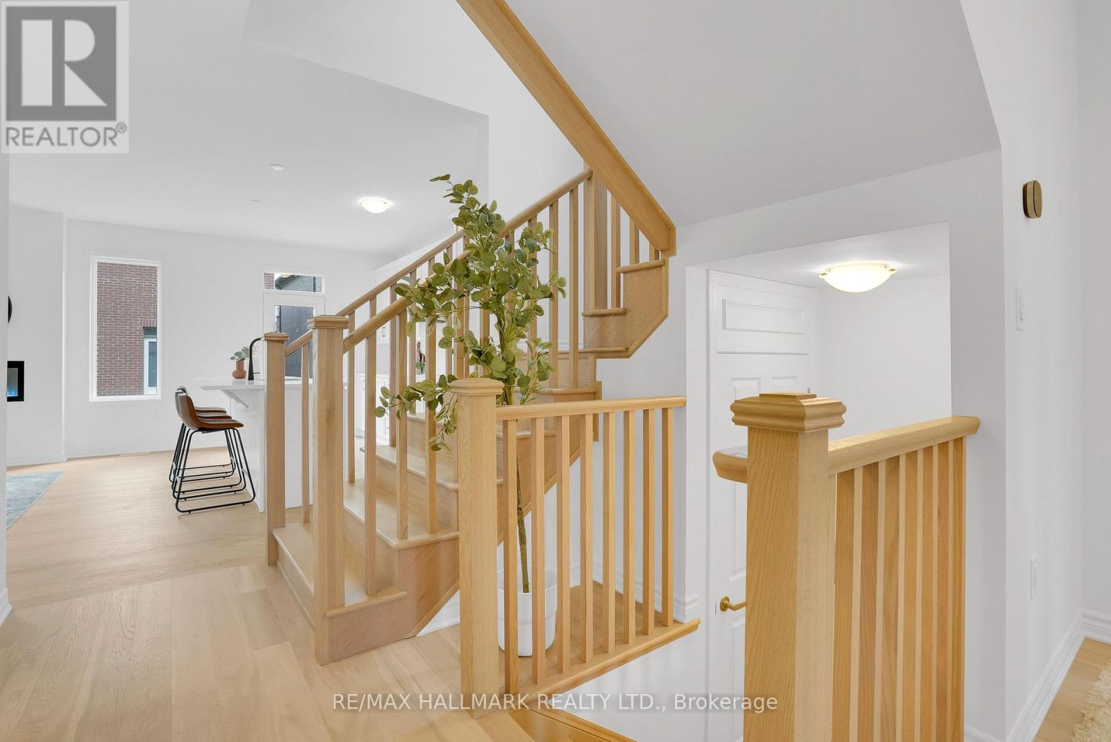 16 Foxley Heights, Barrie, Ontario  L9J 1A6 - Photo 7 - S13462580
