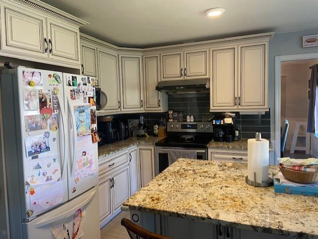 Upper 16375 Middleglen Place, Surrey, British Columbia  V4N 1X7 - Photo 4 - R3136719