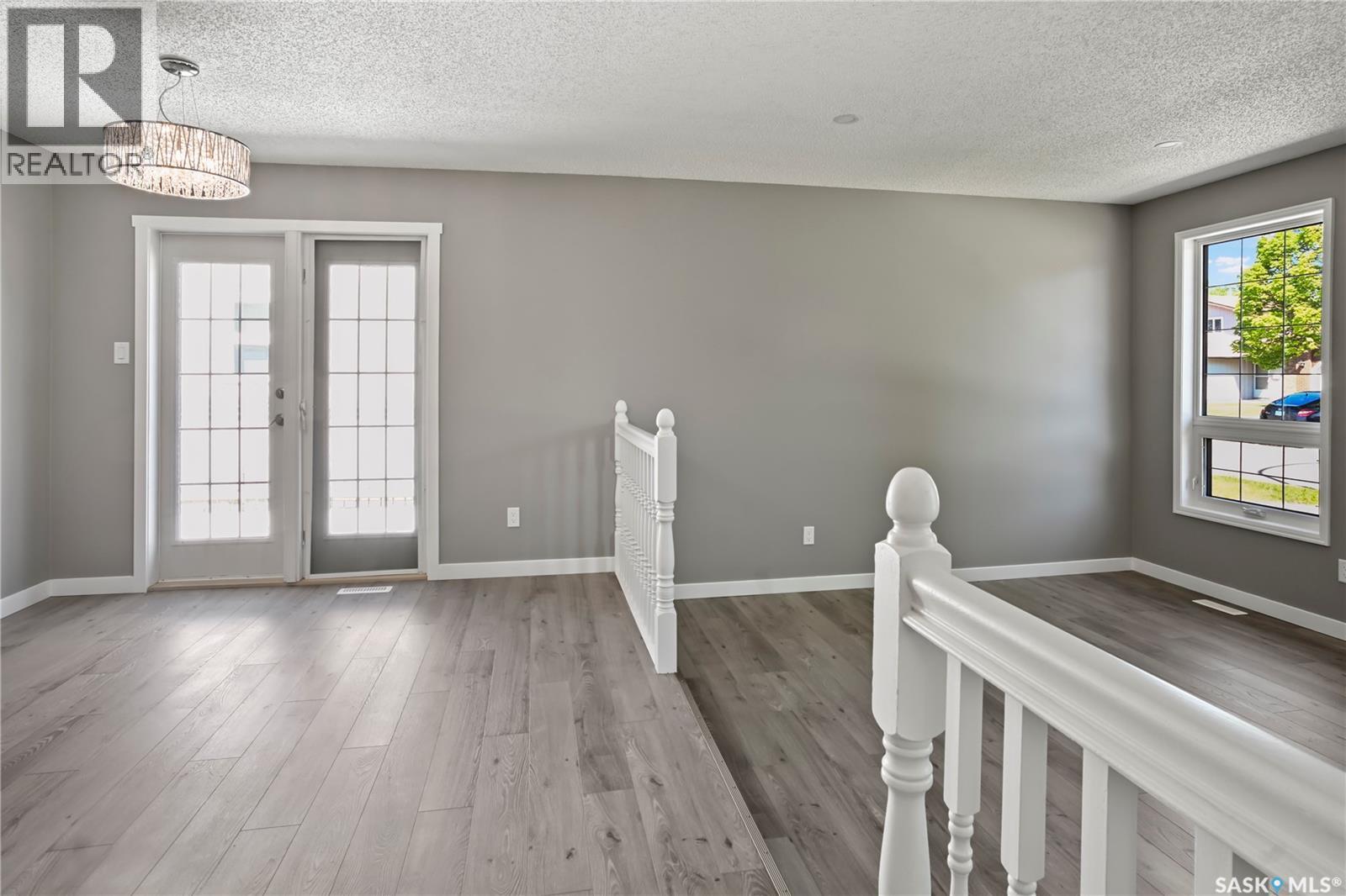 3331 Parkland Drive E, Regina, Saskatchewan  S4V 1V7 - Photo 5 - SK039833