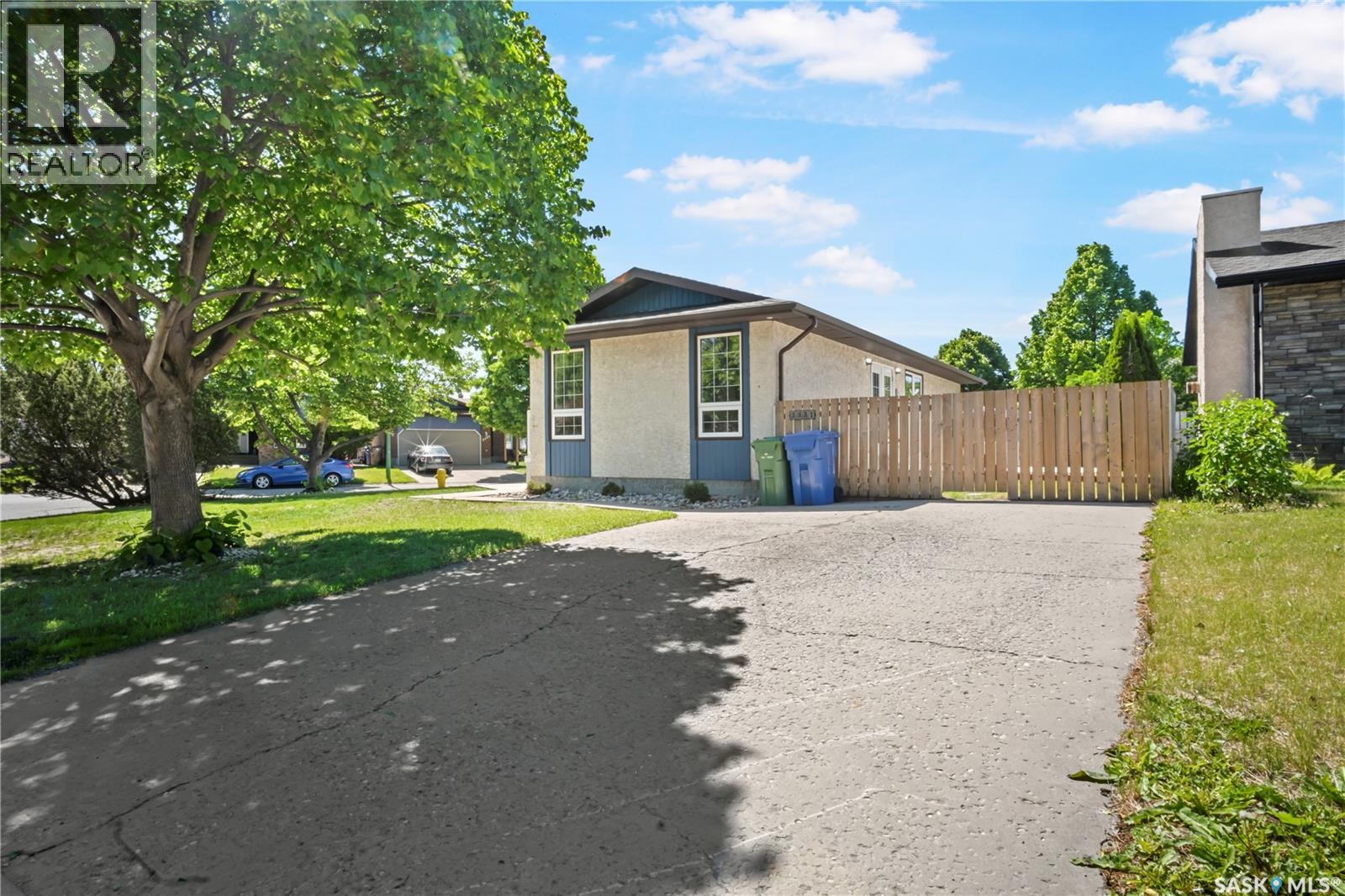 3331 Parkland Drive E, Regina, Saskatchewan  S4V 1V7 - Photo 3 - SK039833