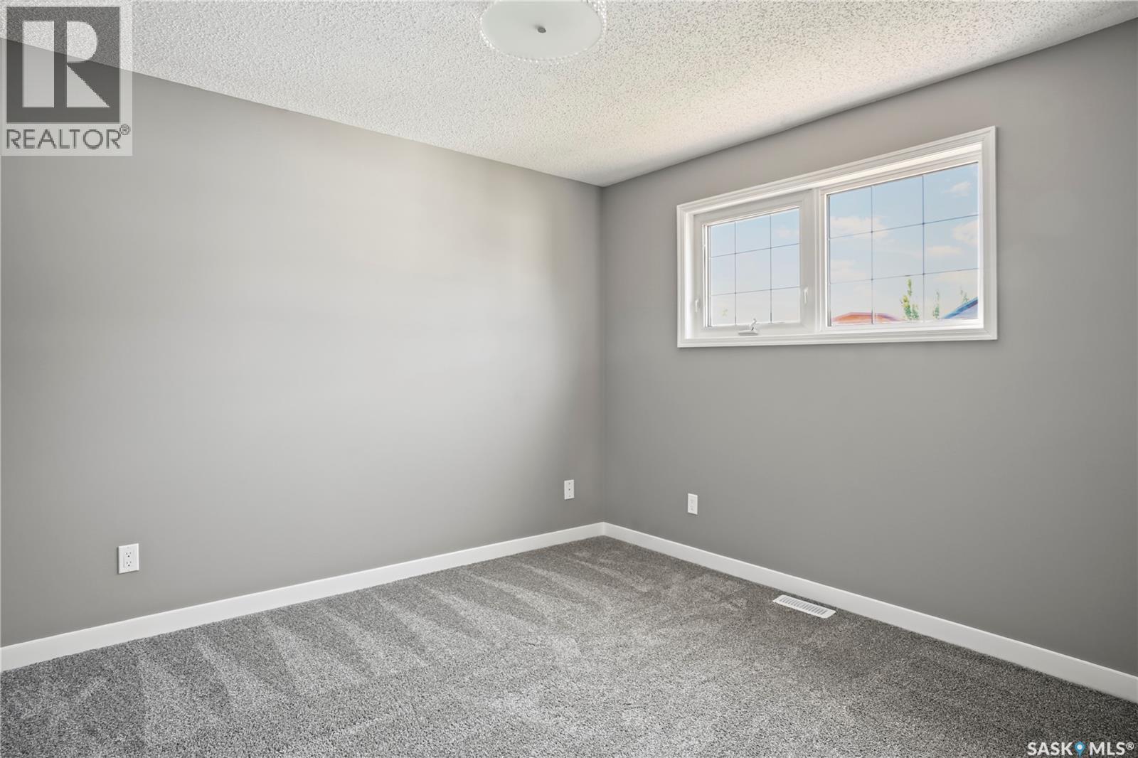 3331 Parkland Drive E, Regina, Saskatchewan  S4V 1V7 - Photo 14 - SK039833