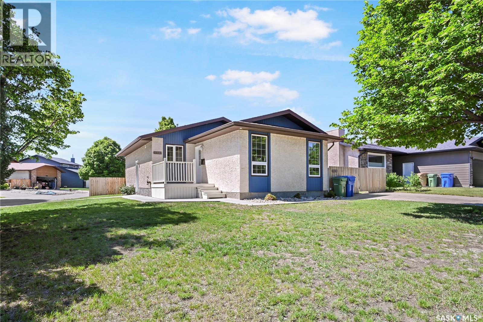 3331 Parkland Drive E, Regina, Saskatchewan  S4V 1V7 - Photo 1 - SK039833