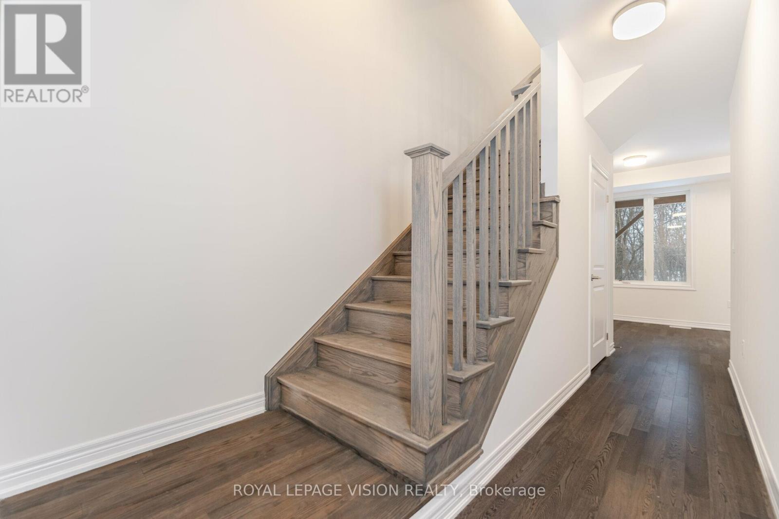 60 Folcroft Street, Brampton, Ontario  L6Y 6L3 - Photo 4 - W13462232