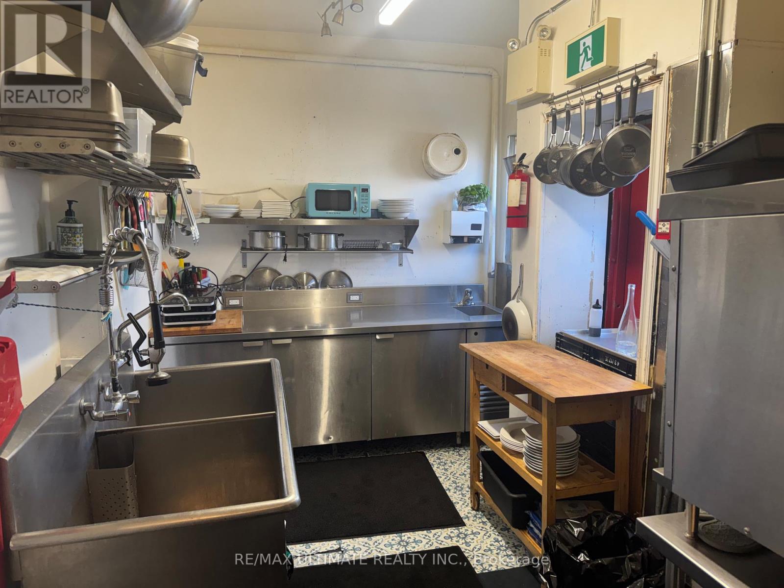 146 Christie Street, Toronto, Ontario M6G 3B4 - Photo 7 - W13462240