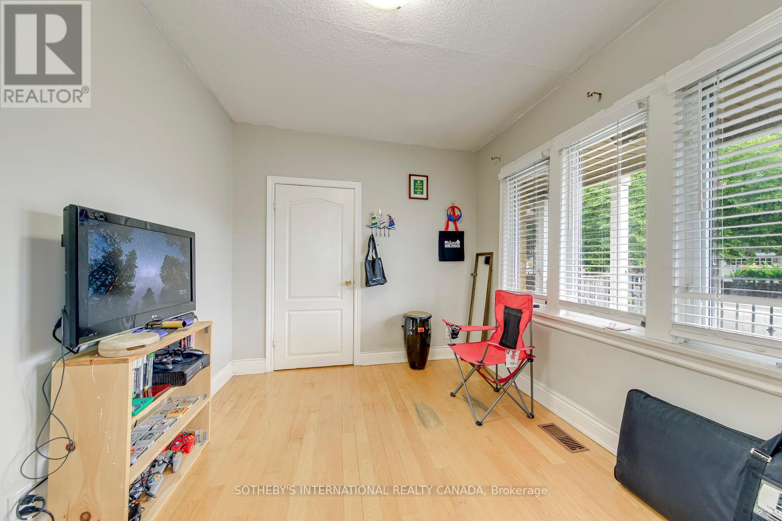 66 Twenty Ninth Street, Toronto, Ontario  M8W 3B2 - Photo 8 - W13462288
