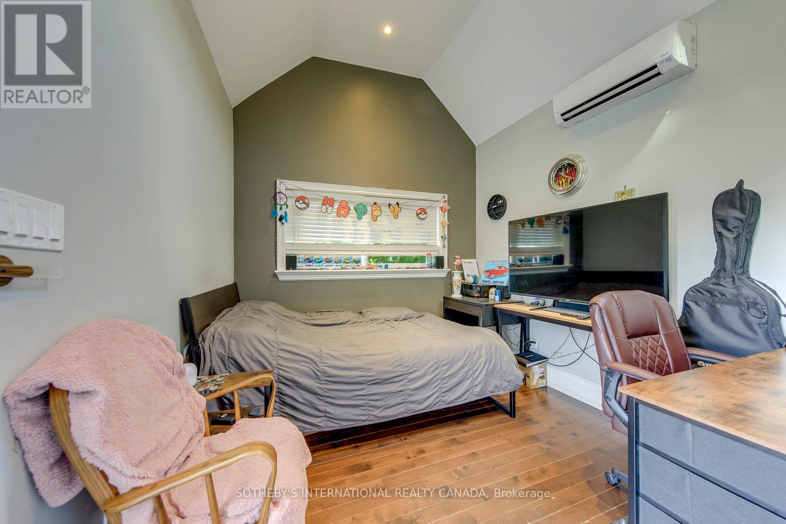 66 Twenty Ninth Street, Toronto, Ontario  M8W 3B2 - Photo 9 - W13462288