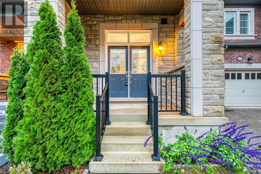 3087 Eberly Woods Drive, Oakville, Ontario  L6M 0T7 - Photo 3 - W13462324