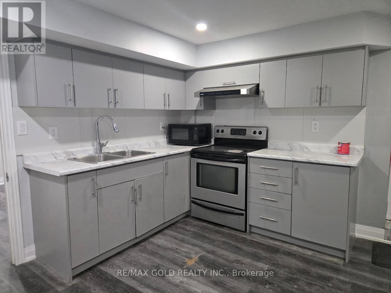 47 Mikado Crescent, Brampton, Ontario  L6S 3R5 - Photo 2 - W13462434