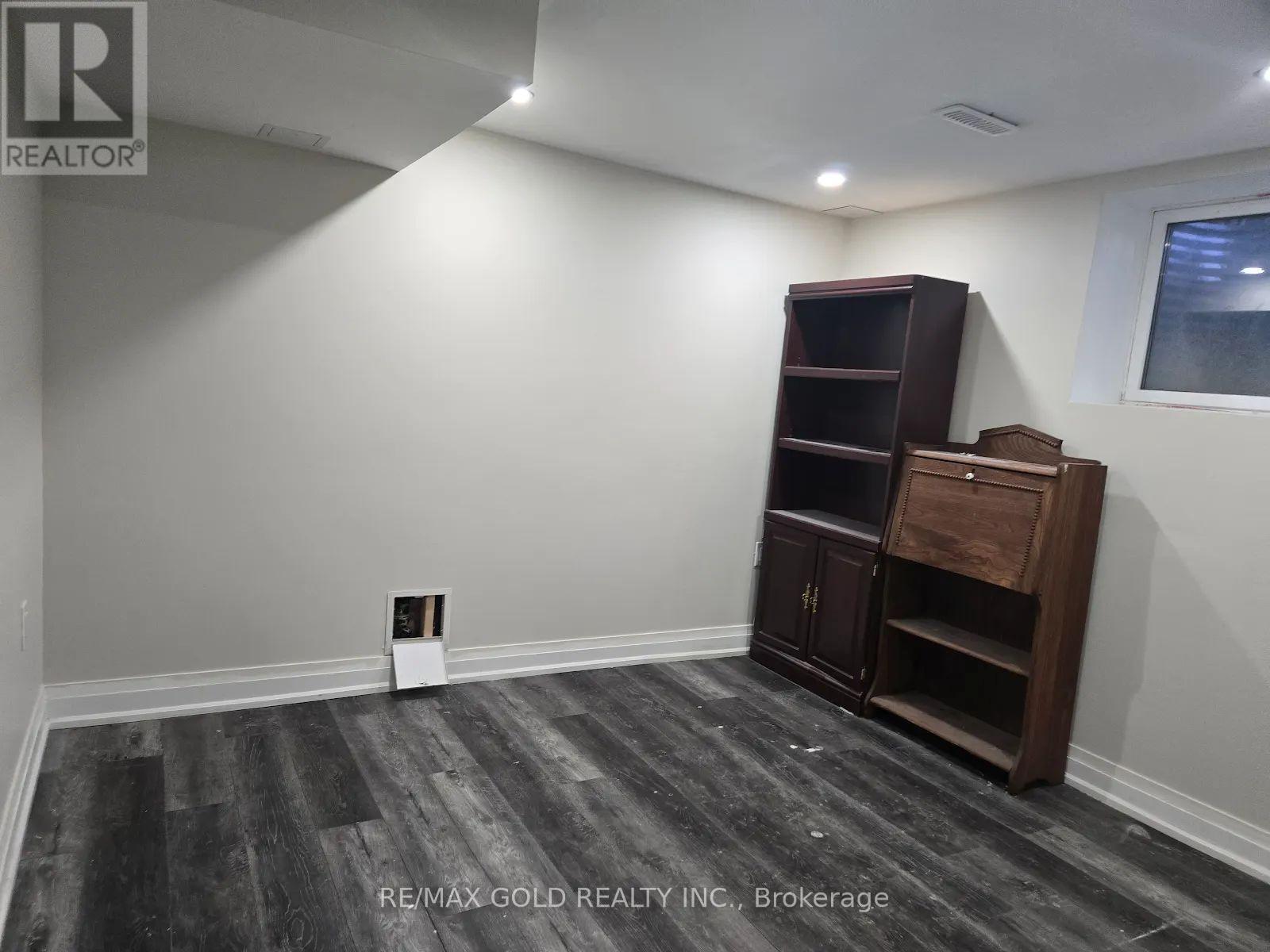 47 Mikado Crescent, Brampton, Ontario  L6S 3R5 - Photo 3 - W13462434