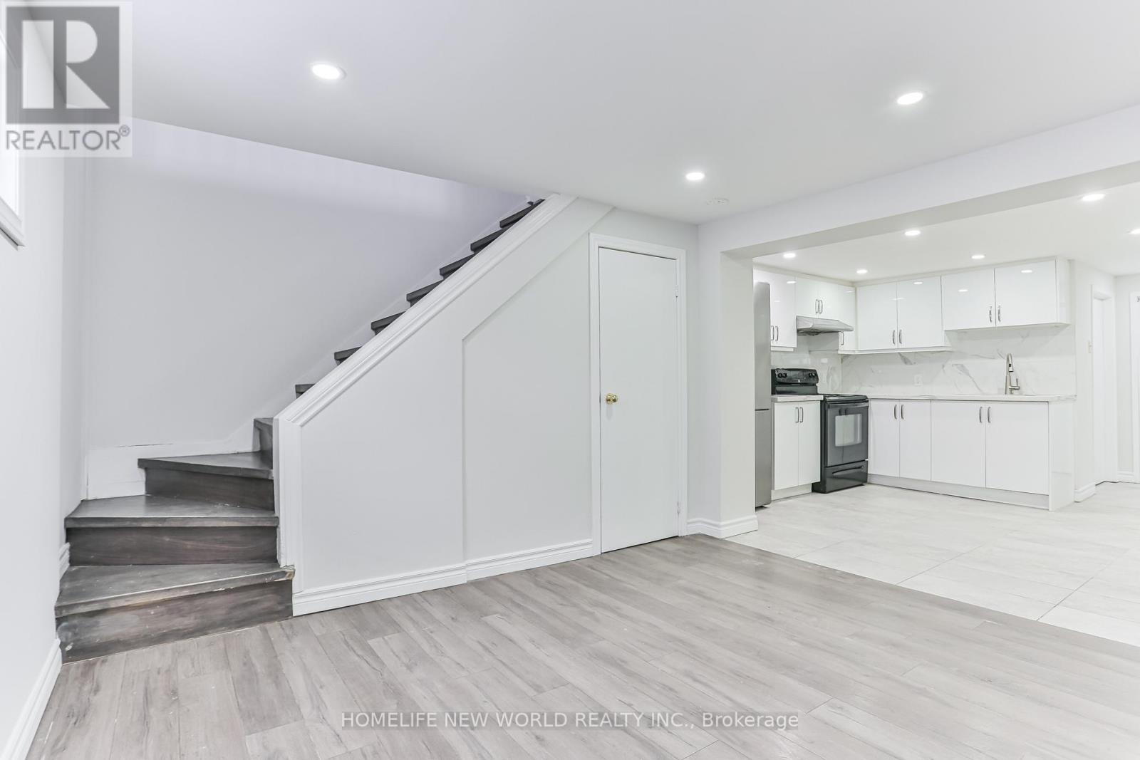 3 Erlesmere Avenue, Brampton, Ontario  L6W 2T4 - Photo 11 - W13462472