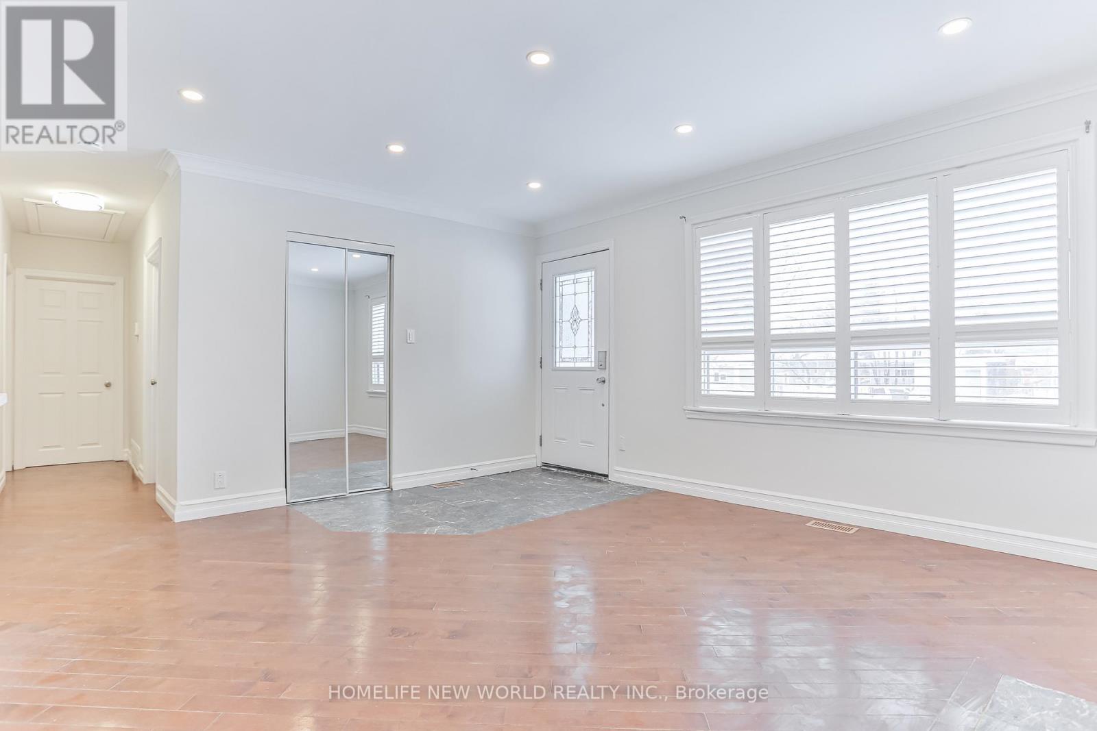 3 Erlesmere Avenue, Brampton, Ontario  L6W 2T4 - Photo 3 - W13462472