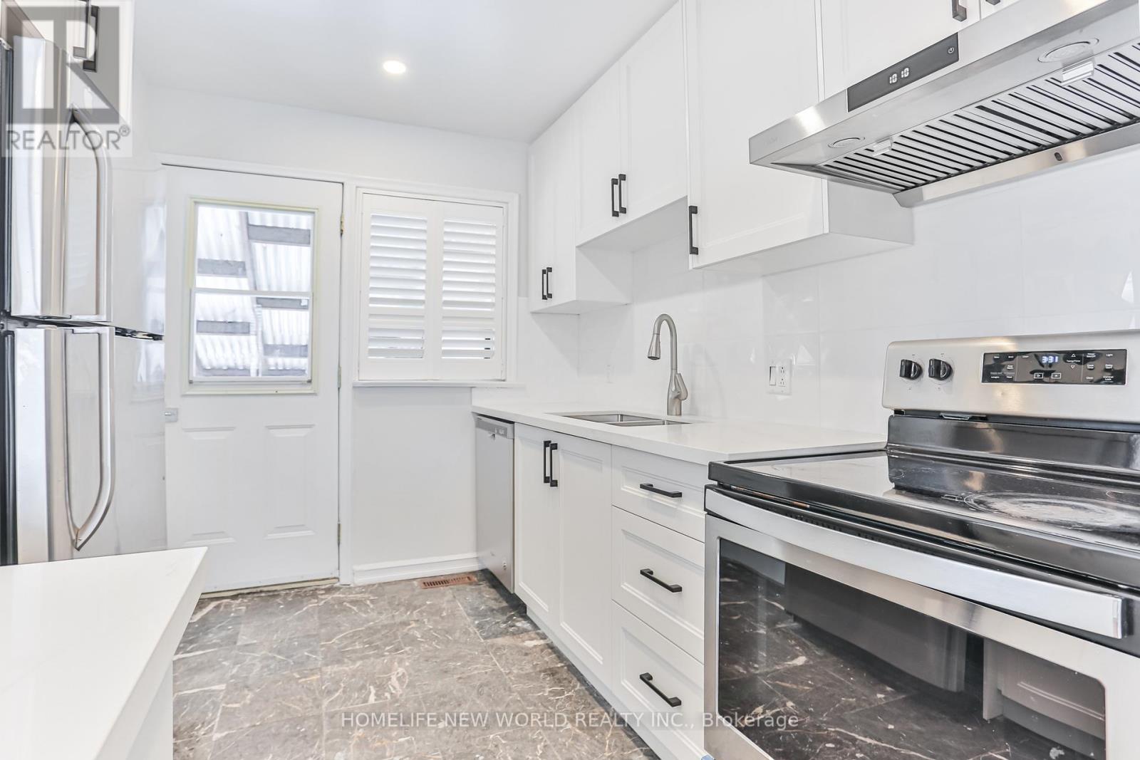 3 Erlesmere Avenue, Brampton, Ontario  L6W 2T4 - Photo 6 - W13462472