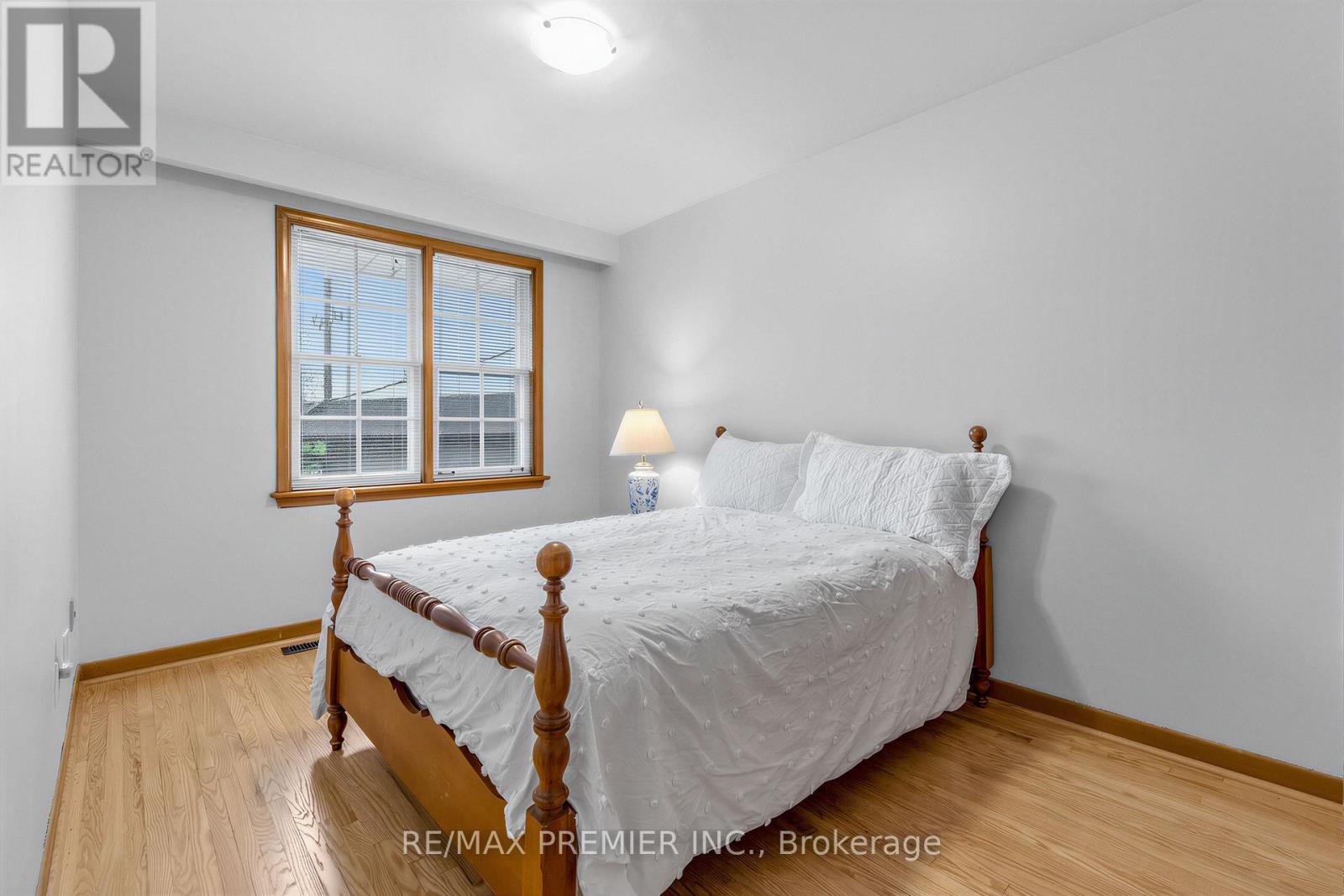 21 Halbadier Place, Toronto, Ontario  M9B 2H4 - Photo 27 - W13462476