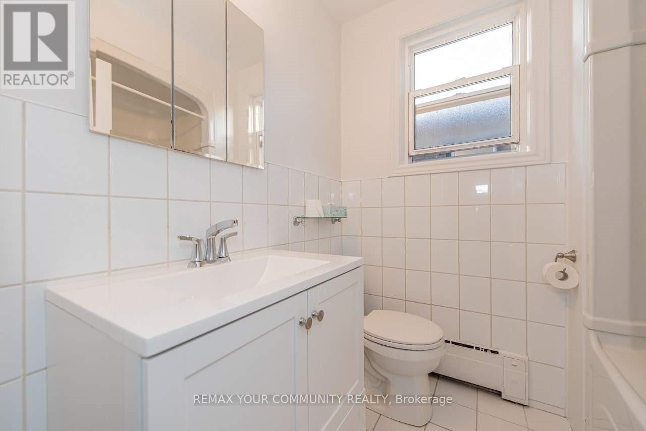 3 - 163 Evelyn Avenue, Toronto, Ontario  M6P 2Z6 - Photo 11 - W13462520