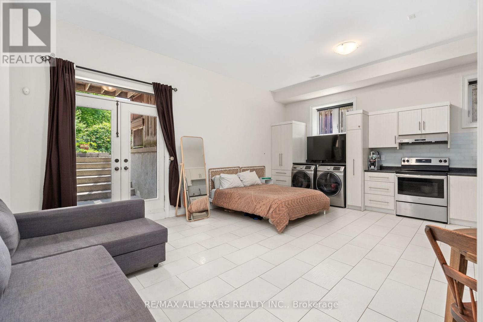 1113b Islington Avenue, Toronto, Ontario  M8Z 4S3 - Photo 34 - W13462592