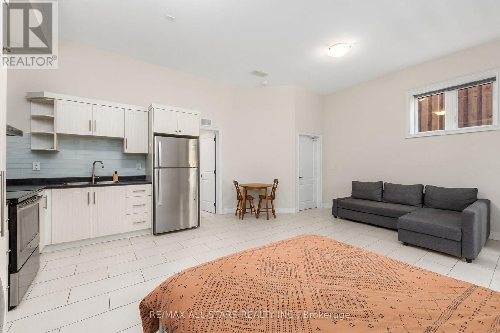 1113b Islington Avenue, Toronto, Ontario  M8Z 4S3 - Photo 37 - W13462592