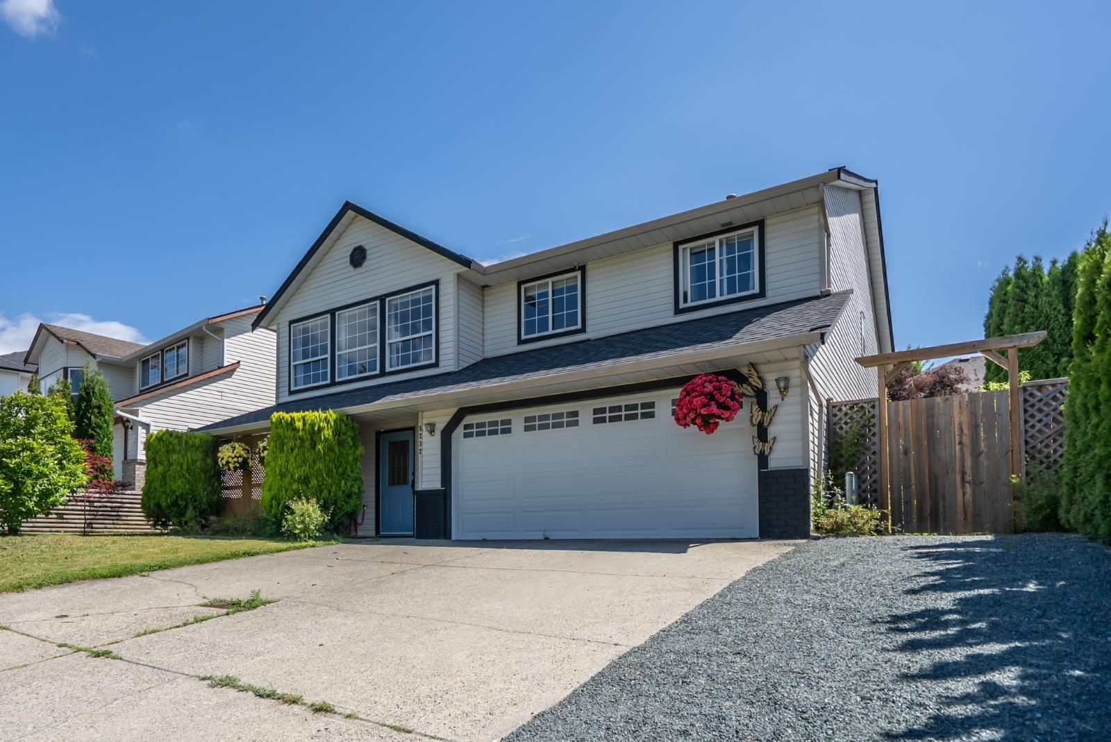 8232 Peacock Street, Mission, British Columbia  V2V 6Z8 - Photo 2 - R3136978