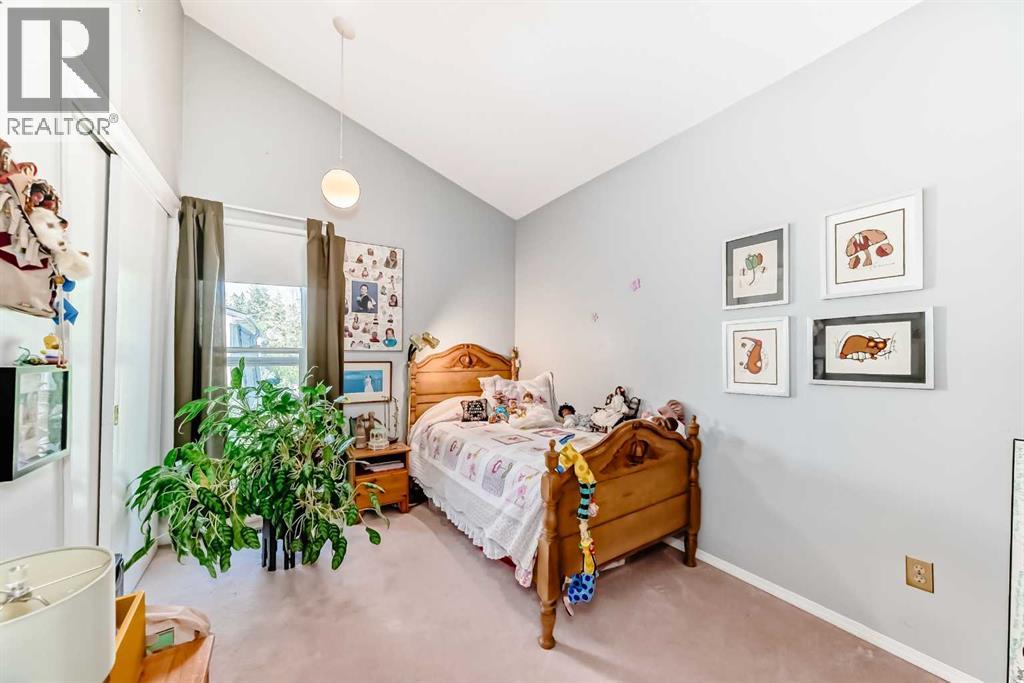 400 Brae Glen Crescent SW, Calgary, Alberta  T2W 1B6 - Photo 23 - A2315260