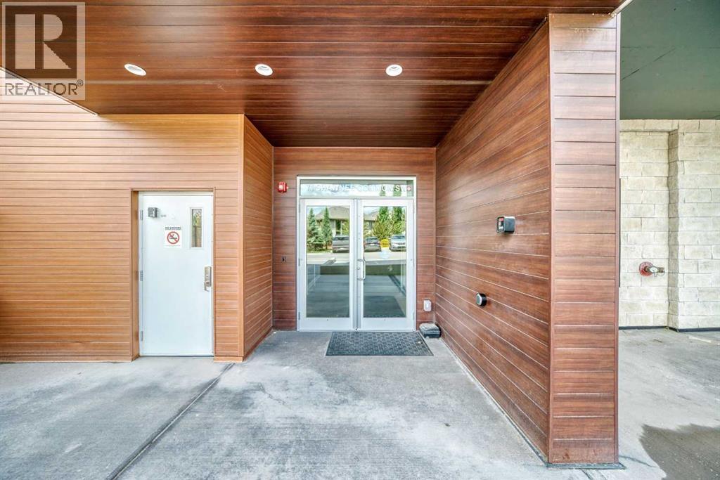 108, 71 Shawnee Common Sw, Calgary, Alberta  T2Y 0R2 - Photo 4 - A2317711