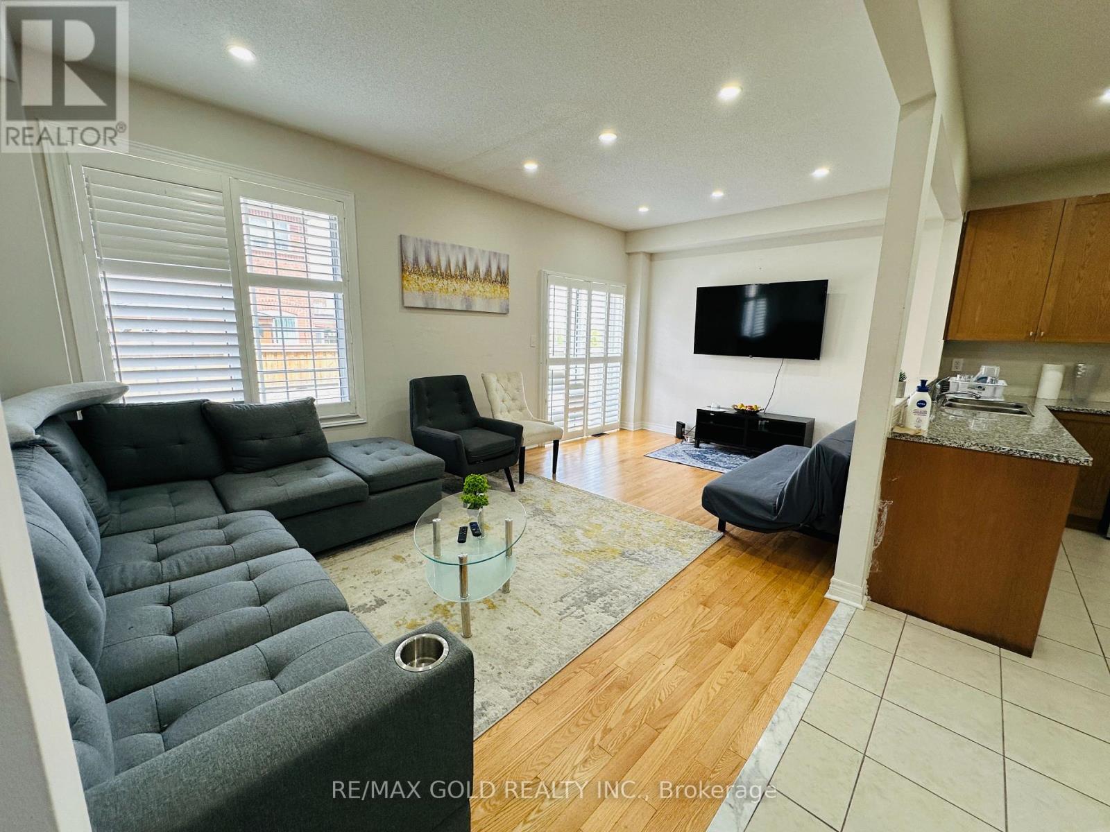 566 Bessborough Drive, Milton, Ontario  L9T 7V2 - Photo 8 - W13450726