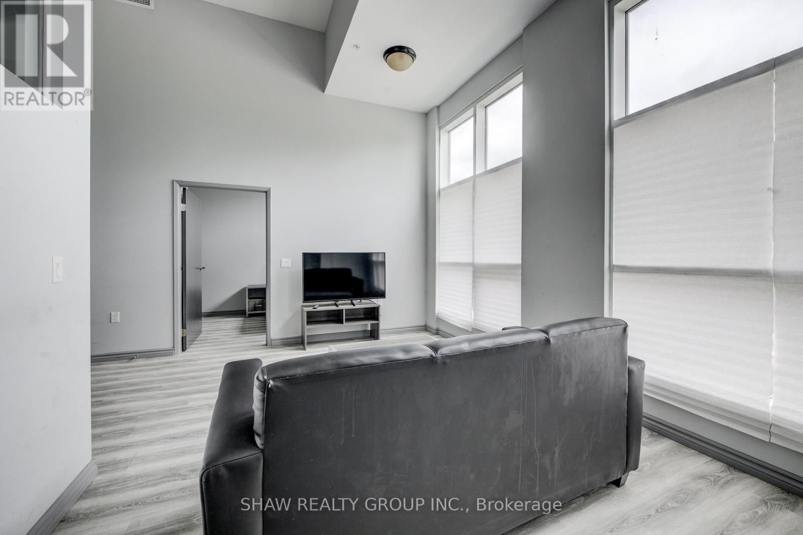 G105 - 275 Larch Street, Waterloo, Ontario  N2L 3R2 - Photo 10 - X13462260