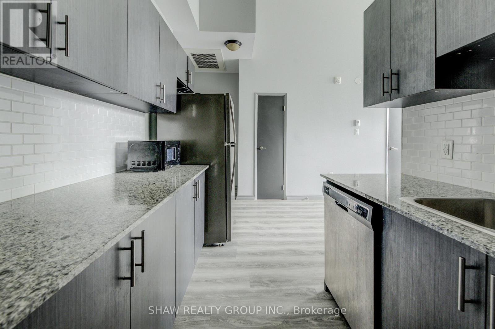G105 - 275 Larch Street, Waterloo, Ontario  N2L 3R2 - Photo 6 - X13462260