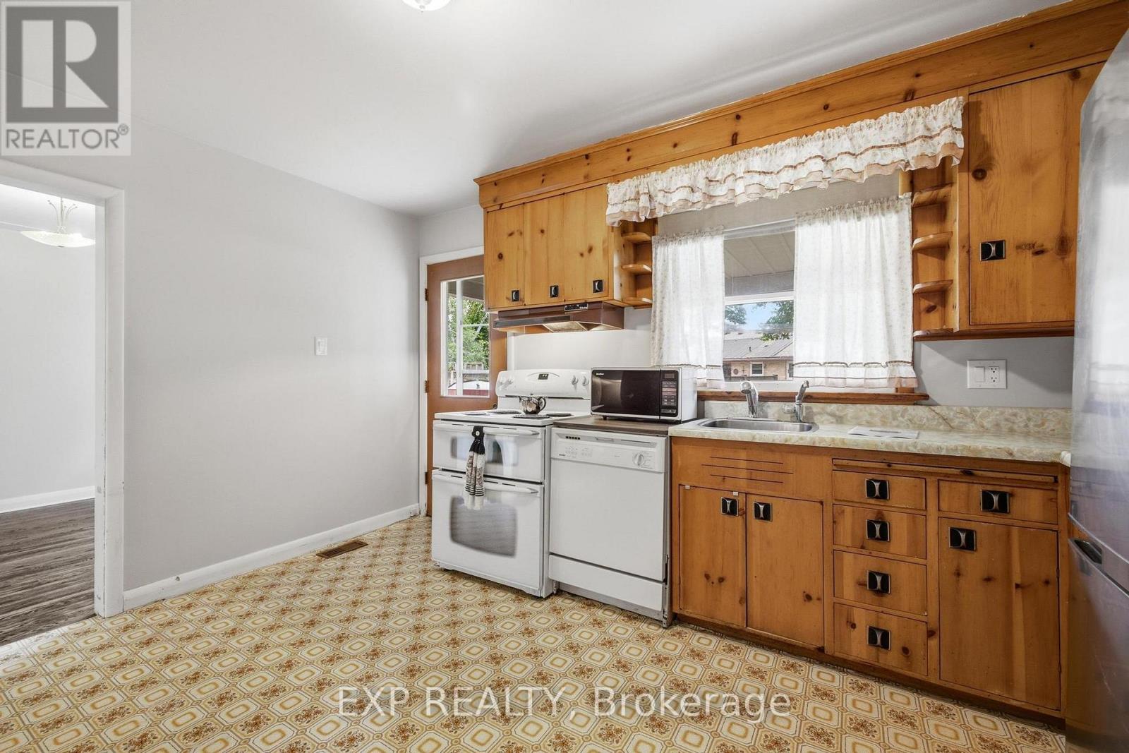 223 River Road E, Kitchener, Ontario  N2B 2G9 - Photo 12 - X13462366