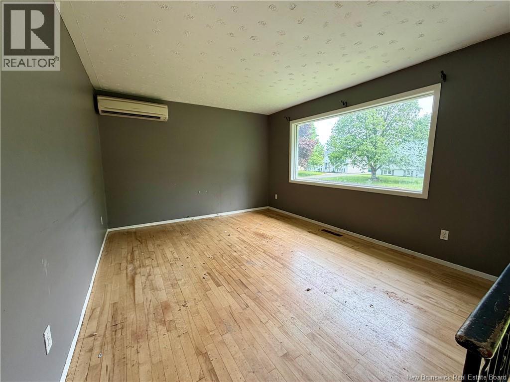 28 Brewster Street, Riverview, New Brunswick  E1B 3M8 - Photo 2 - NB141955