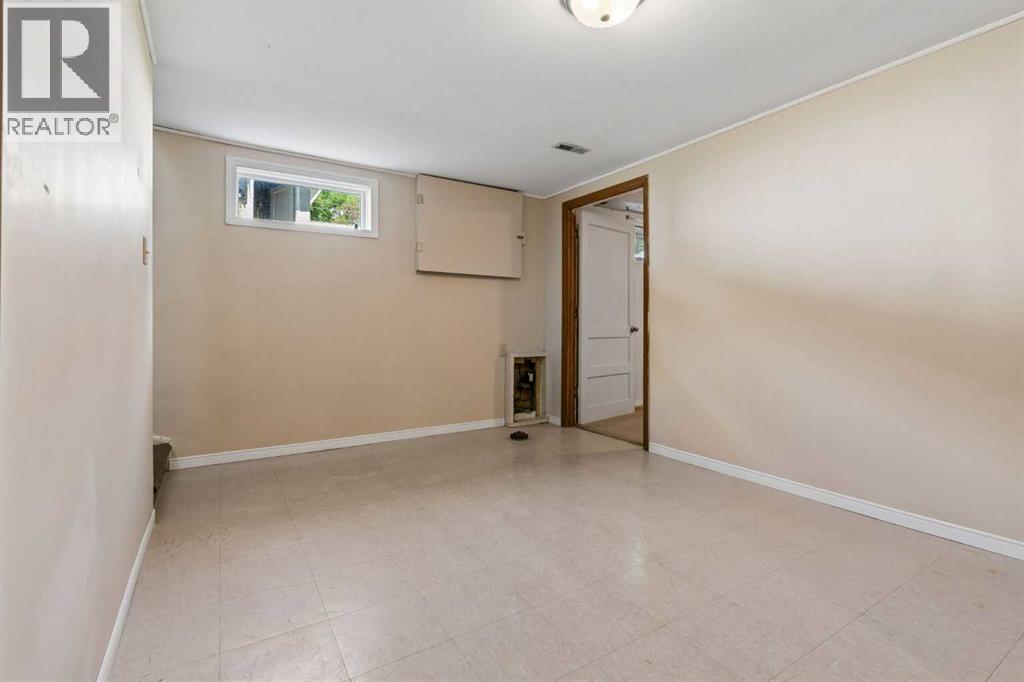 1306 87 Avenue SW, Calgary, Alberta  T2V 0W3 - Photo 27 - A2321347