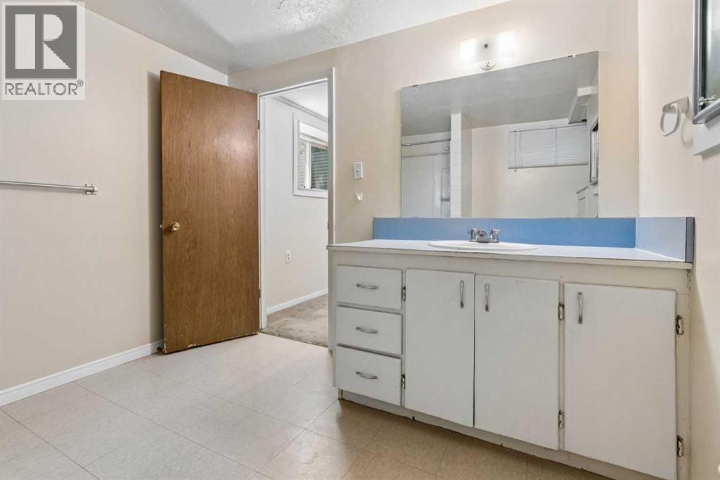 1306 87 Avenue SW, Calgary, Alberta  T2V 0W3 - Photo 34 - A2321347