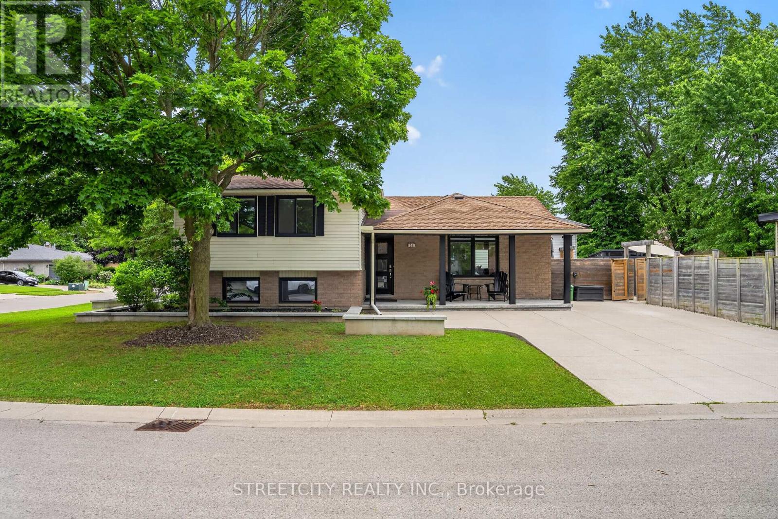 59 Blanchard Crescent, London North, Ontario  N6G 4E3 - Photo 3 - X13462770