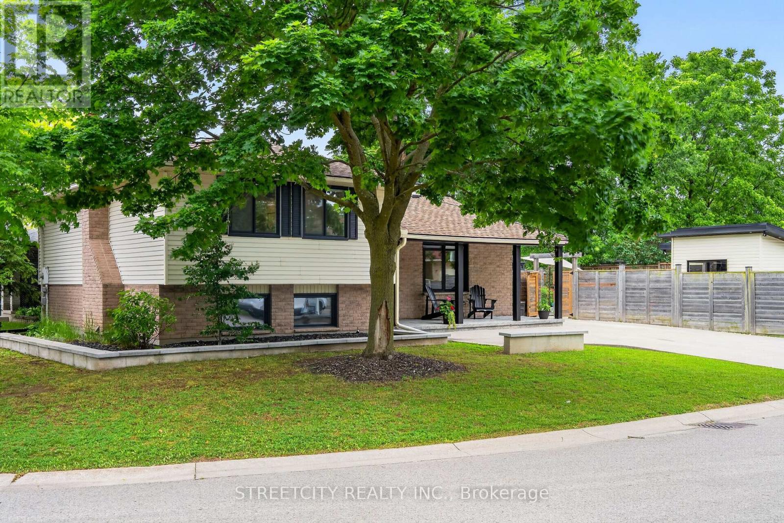 59 Blanchard Crescent, London North, Ontario  N6G 4E3 - Photo 4 - X13462770