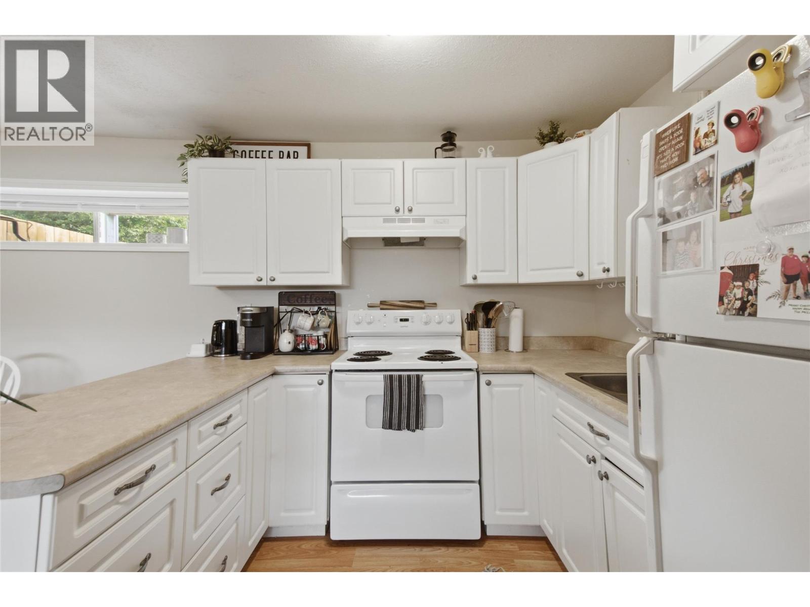 872 Puhallo Drive, Kamloops, British Columbia  V2B 6P7 - Photo 19 - 10391572