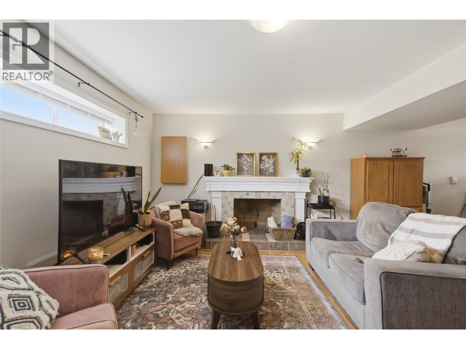 872 Puhallo Drive, Kamloops, British Columbia  V2B 6P7 - Photo 7 - 10391572