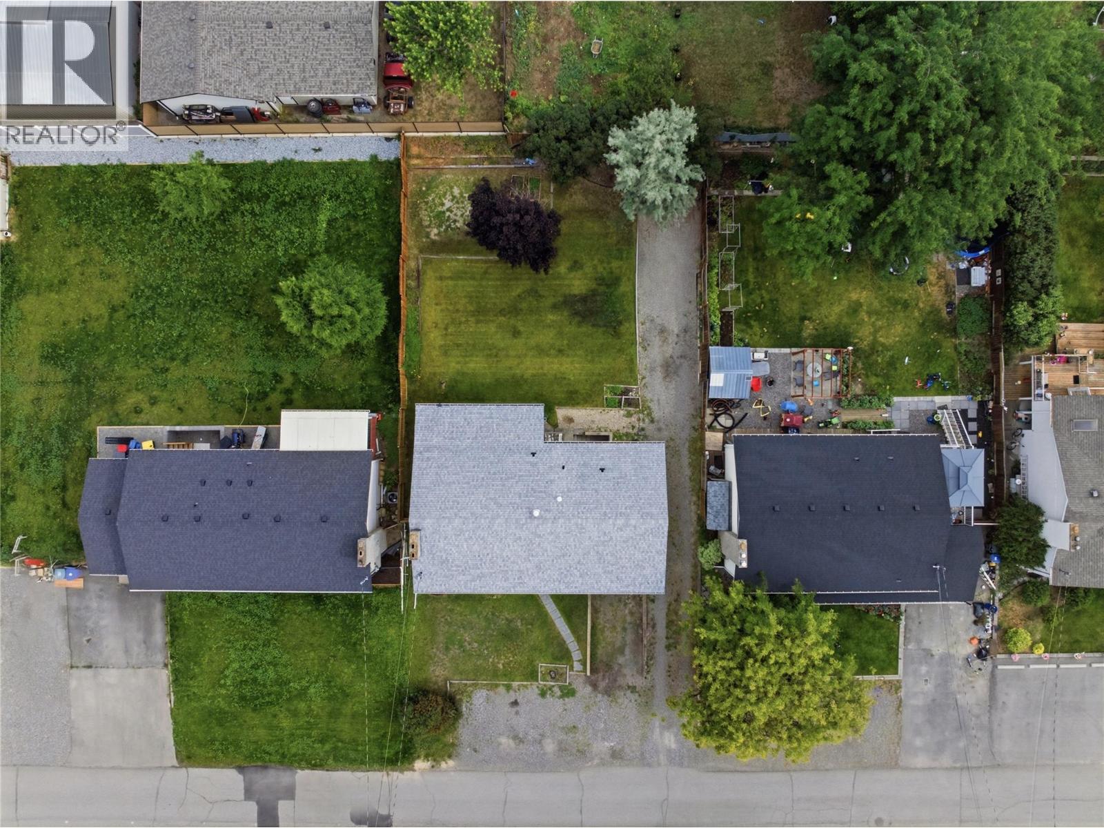 872 Puhallo Drive, Kamloops, British Columbia  V2B 6P7 - Photo 43 - 10391572