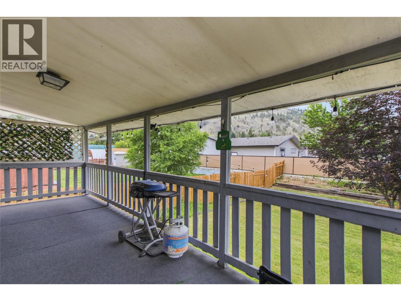 872 Puhallo Drive, Kamloops, British Columbia  V2B 6P7 - Photo 26 - 10391572
