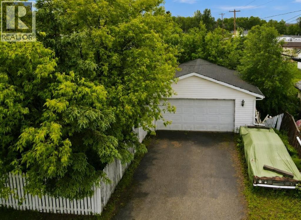 314, 8 Street Street, Fox Creek, Alberta  T0H 3Z0 - Photo 3 - A2321584