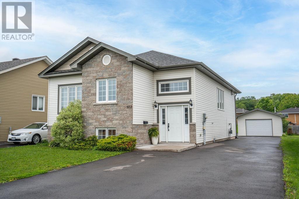 102 Central Creek DR, Sault Ste. Marie, Ontario