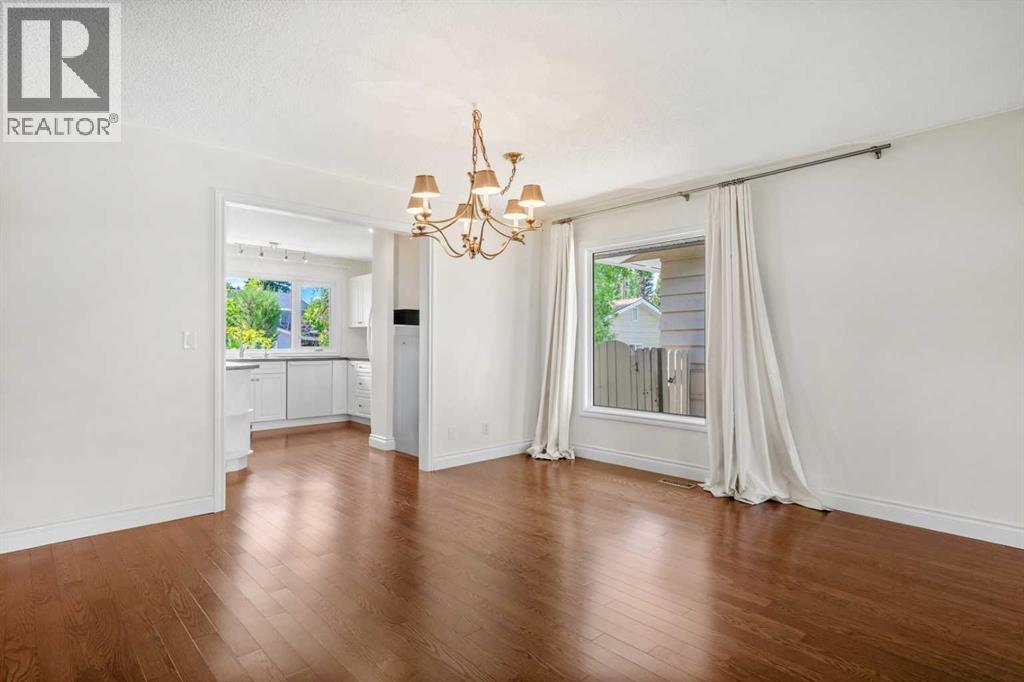 452 Parkridge Rise SE, Calgary, Alberta  T2J 5C3 - Photo 6 - A2319294