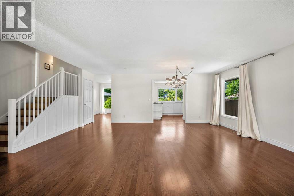 452 Parkridge Rise SE, Calgary, Alberta  T2J 5C3 - Photo 9 - A2319294