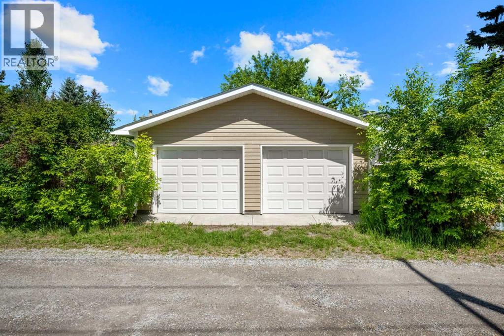 452 Parkridge Rise SE, Calgary, Alberta  T2J 5C3 - Photo 37 - A2319294