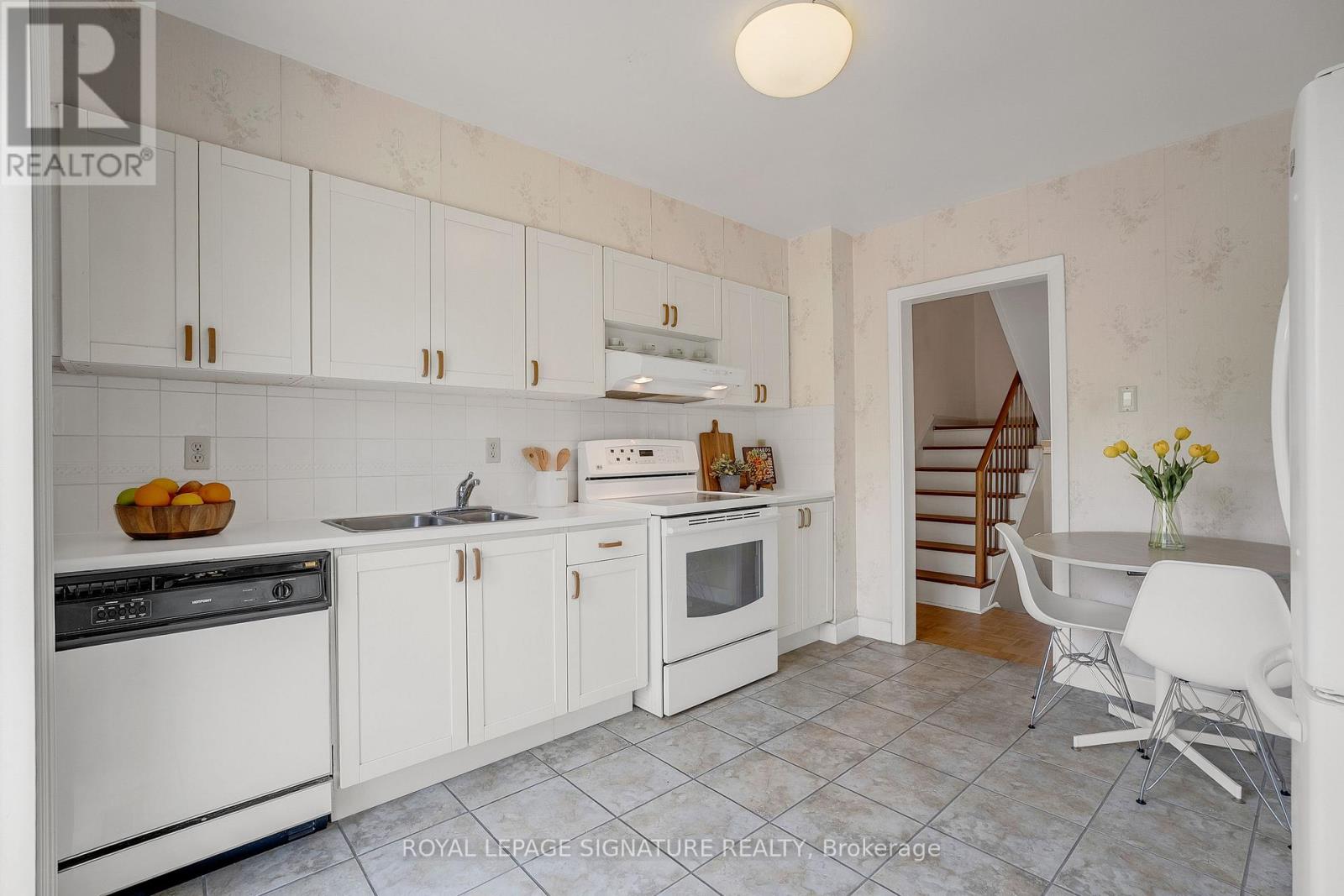 115 Southill Drive, Toronto, Ontario  M3C 2H9 - Photo 11 - C13462612
