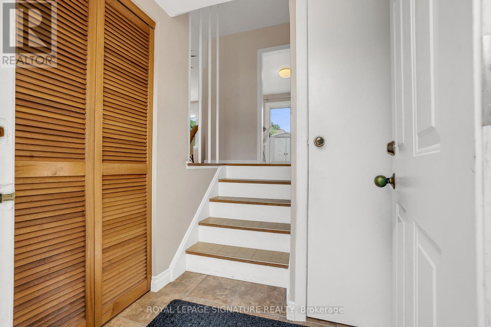 115 Southill Drive, Toronto, Ontario  M3C 2H9 - Photo 4 - C13462612