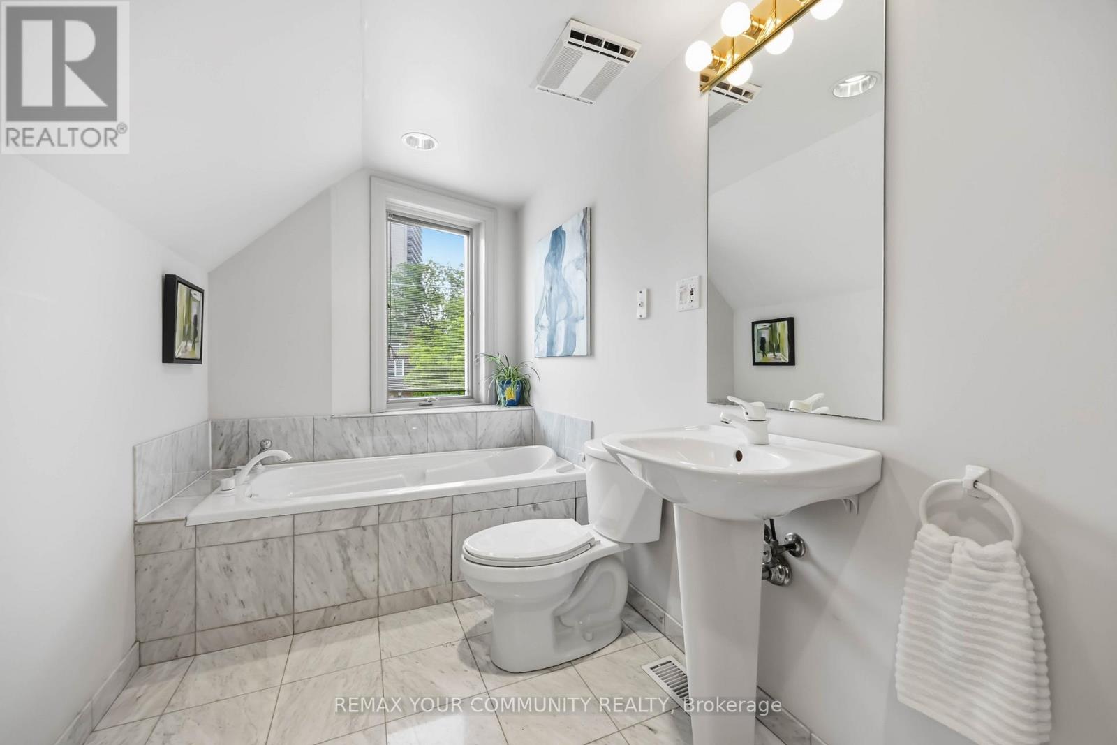 44 Castlefield Avenue, Toronto, Ontario  M4R 1G4 - Photo 17 - C13462616