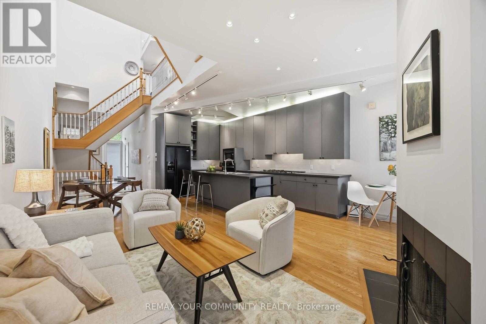 44 Castlefield Avenue, Toronto, Ontario  M4R 1G4 - Photo 8 - C13462616