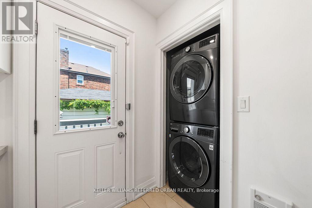 8 Cloverlawn Avenue, Toronto, Ontario  M6E 1H3 - Photo 21 - C13462678