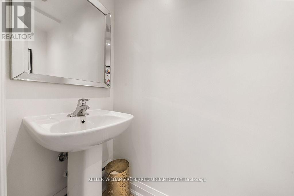 8 Cloverlawn Avenue, Toronto, Ontario  M6E 1H3 - Photo 22 - C13462678